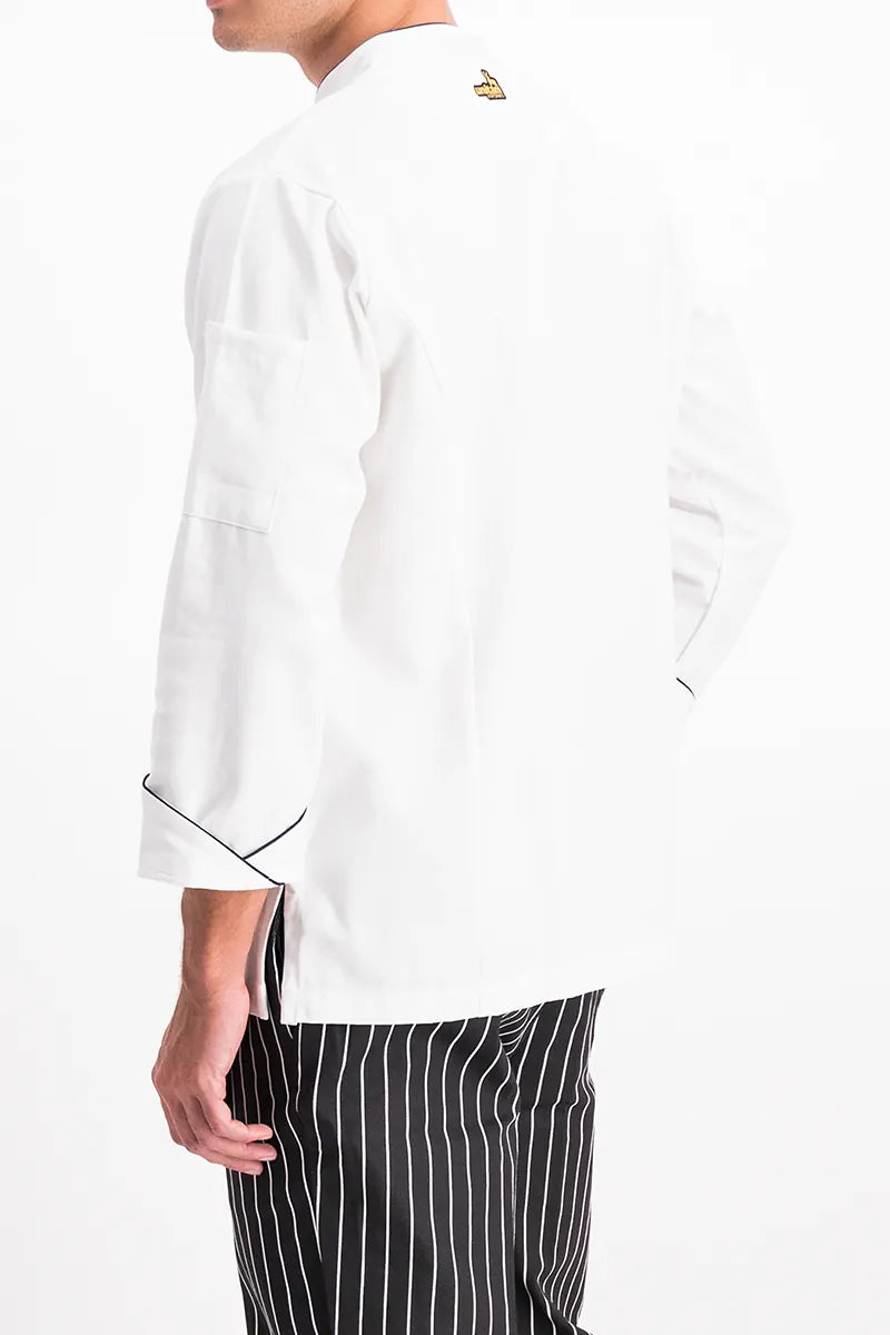 Filipina Chef con Vivos Negros